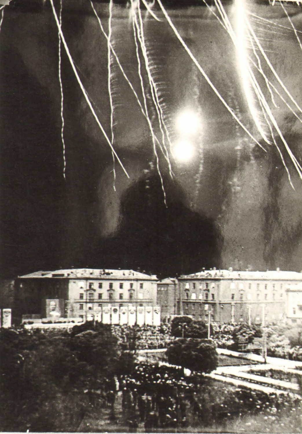 Таганрог. Октябрьская площадь 7 ноября 1967 г. Фотография Л. Ревенко
