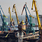 Таганрогский морской торговый порт. Портальные краны. Фотография