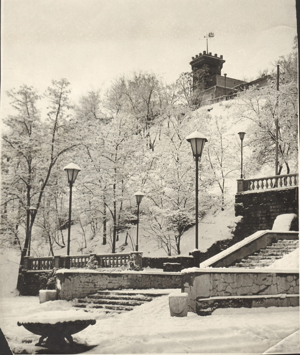 Каменная лестница 1950-1960-х гг. Фото Л. Ревенко